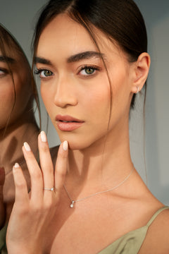 Small Semi Hoop Diamantové Náušnice|Materiál:18k bílé zlato